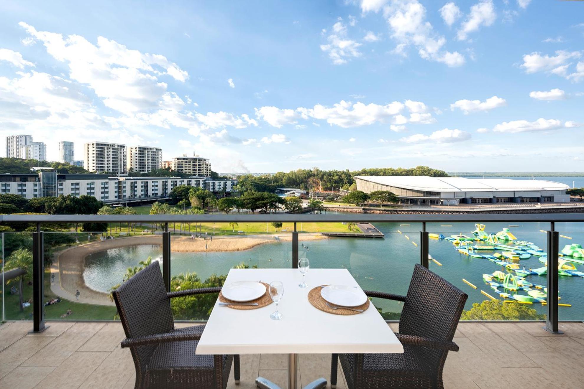 Darwin Waterfront Luxury Suites Экстерьер фото